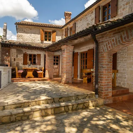 Little Owl Estate - Authentic Istrian Stone Villa *