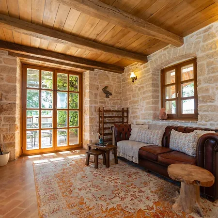 Little Owl Estate - Authentic Istrian Stone 别墅 Bacva
