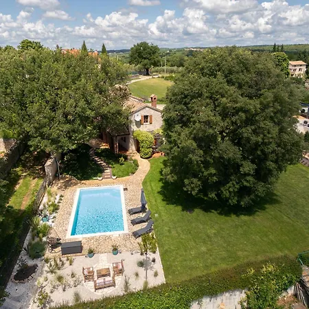 Little Owl Estate - Authentic Istrian Stone Villa