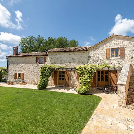 Little Owl Estate - Authentic Istrian Stone * Bacva