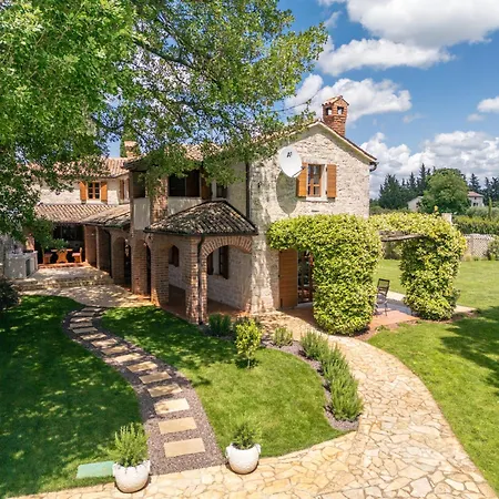 Little Owl Estate - Authentic Istrian Stone Villa