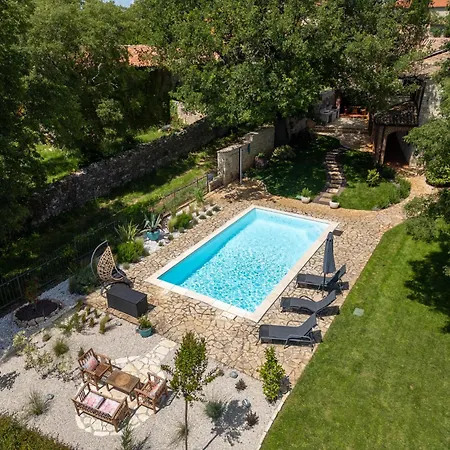 Little Owl Estate - Authentic Istrian Stone Villa *